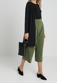 mint&berry Kardigan - black