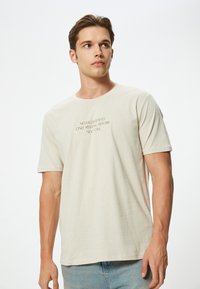 Koton SLOGAN - Camiseta estampada - beige