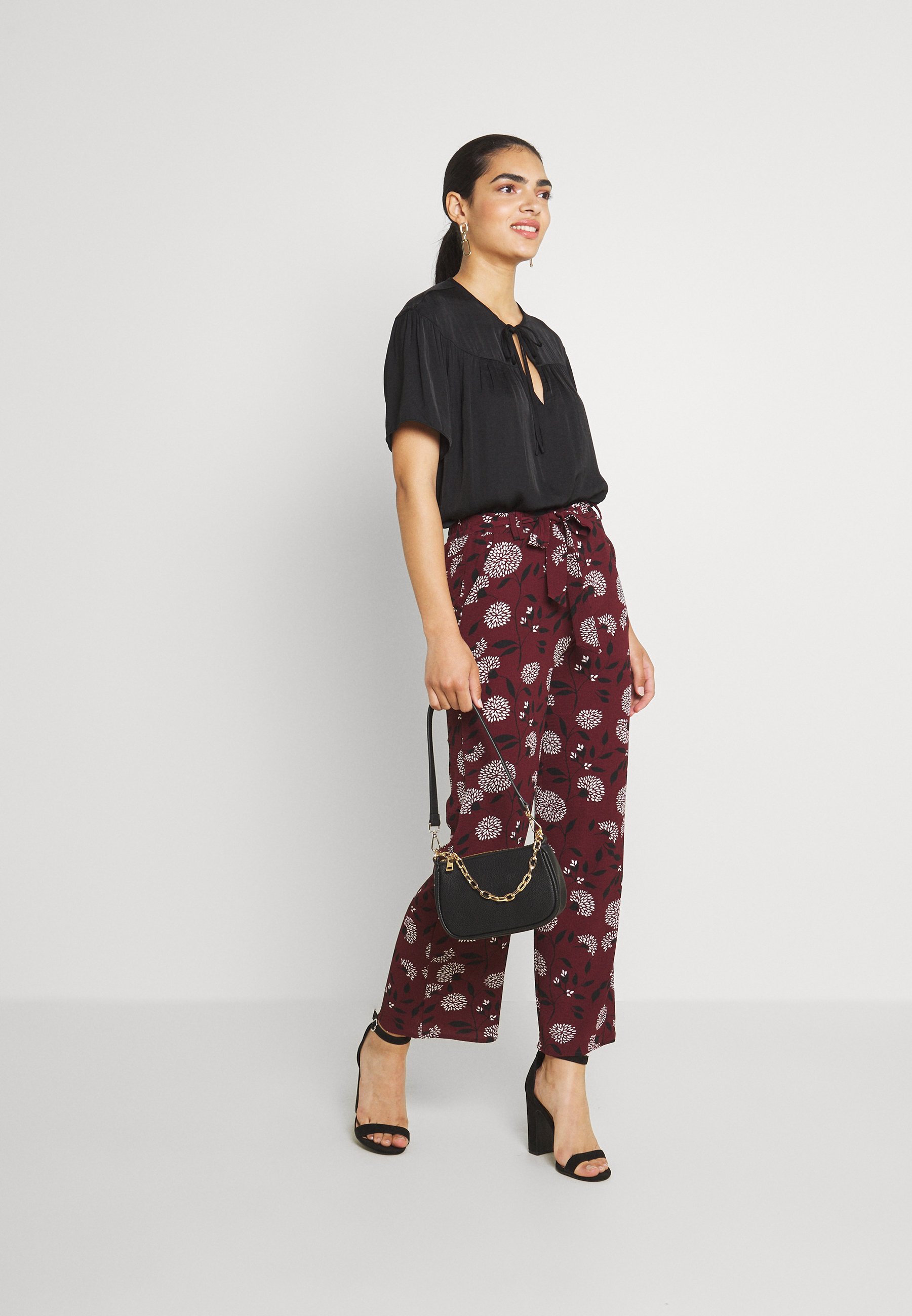 ONLY ONLNOVA PALAZZO PANT - Pantaloni - port royale/white/bordeaux -  Zalando.it