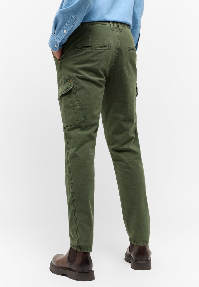 Mustang Daytona Cargo Slim Fit in black extra lang