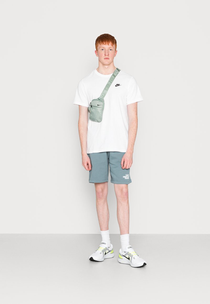 Herren Chino Shorts | The North Face COORDINATES Shorts goblin blue/blaugrau - HW71753 Herren Chino Shorts | The North Face COORDINATES Shorts goblin blue/blaugrau - HW71753