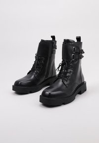 Sandra Fontán LABAZA - Botines camperos - black
