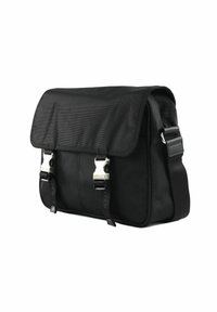 Borsa messenger nera realizzata in tessuto resistente, dotata di chiusura a patta, accessori in argento, tracolla regolabile e dettagli con logo.