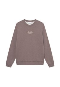 Brauner Pullover mit rundem Halsausschnitt, langen Ärmeln, gerippten Bündchen und Saum. Verfügt über ein kleines, weißes Logo, das auf der Brust gestickt ist. Weiche Textur.