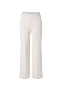 Pantalones de pierna ancha en un color beige claro, confeccionados en un tejido suave y texturizado. Presentan una cinturilla lisa y costuras frontales. Diseño sencillo sin patrones.