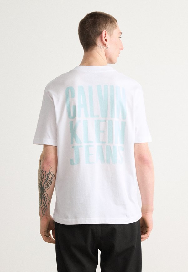 PAINTED TEE - Print T-shirt