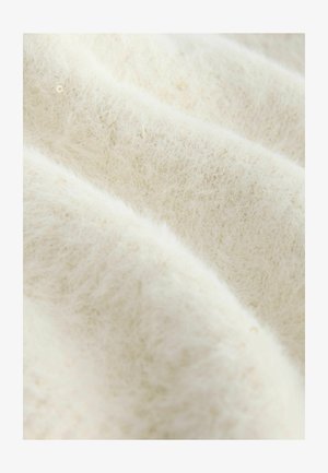 Zacht, crèmekleurig weefsel met een văzze textuur en subtiele glans; bevat fijne draden en heeft een lichte uitstraling.