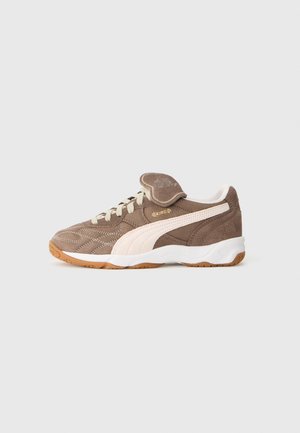 KING INDOOR WINE CLUB - Trainers - bronze-coloured/white