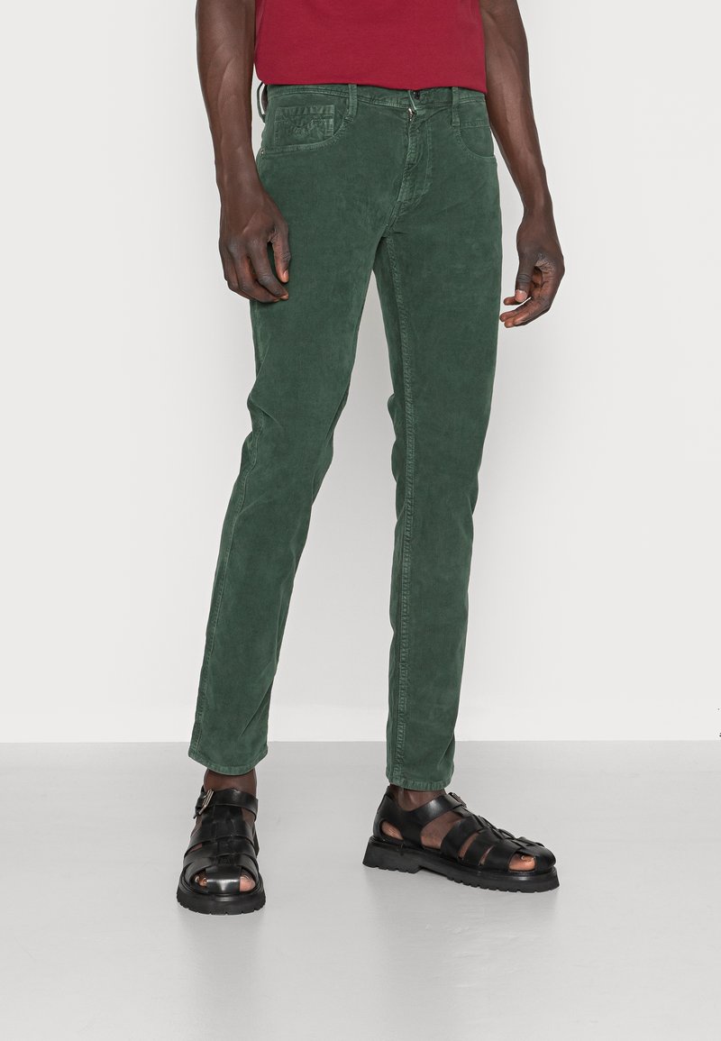 Replay ANBASS CORDUROY - Broek - forest/groen - Zalando.be