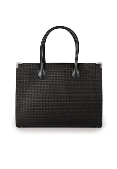 Zwarte draagtas met een textuurweefselontwerp, leren handvatten en zilveren hardware-accenten op de hoeken. Rechthoekige vorm, gestructureerd model.