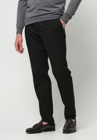 PROFUOMO Pantalones chinos - black