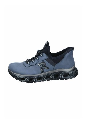 Chaussures de sport bleu foncé avec des accents noirs, présentant un dessus lisse, un système de laçage élastique et une semelle texturée pour une meilleure adhérence.
