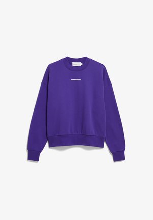 Paarse crewneck sweatshirt met lange mouwen en kleine witte tekst "ARMEDANGELS" gecentreerd op de borst, geribde manchetten en zoom.
