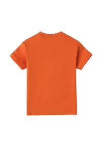 Camiseta de manga corta color naranja hecha de algodón. Cuello redondo sencillo, textura suave, sin patrones ni acentos, diseño trasero liso.