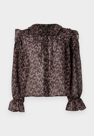 Blusa preta transparente com um padrão floral em rosa, colarinho com franzido, fecho de botão e mangas franzidas com punhos largos.