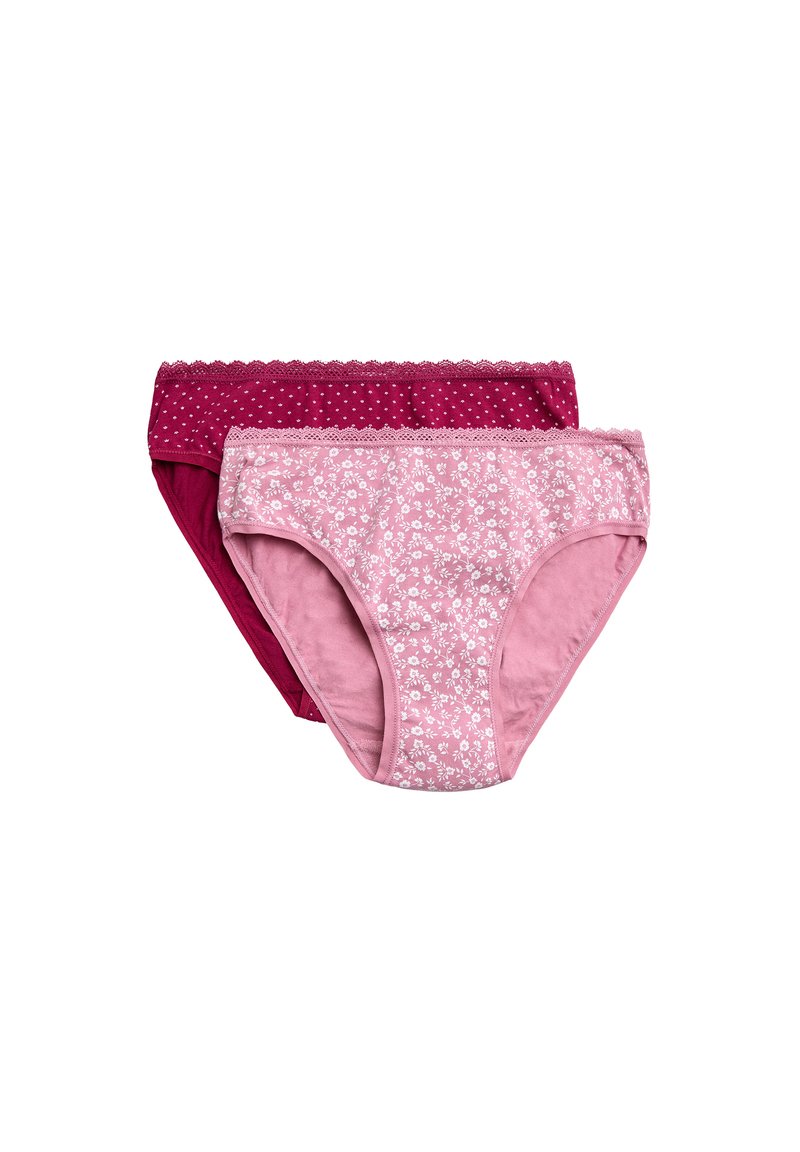 Dos pares de braguitas de algodón: uno liso de color rosa oscuro con lunares blancos, y otro rosa claro con un patrón floral, ambos con borde de encaje.