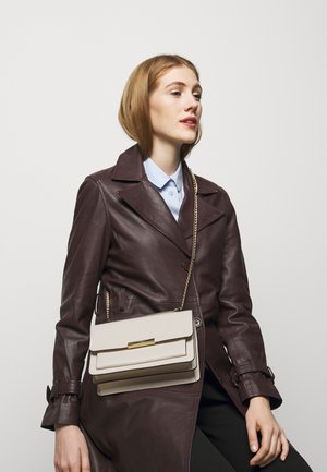 JADELG GUSSET - Umhängetasche - light cream