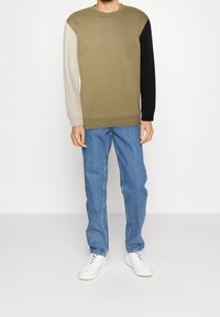 Pier One Sudadera - black