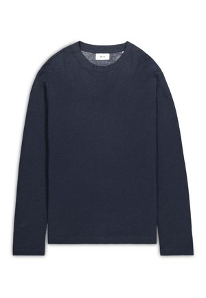 T-shirt à manches longues bleu marine en tissu doux, présentant un col rond, une coupe droite et un design minimaliste sans motifs ni embellissements.