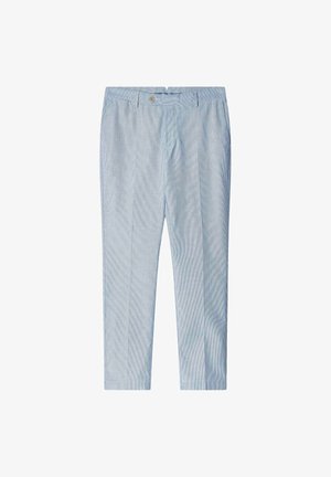 Jasnoniebieskie spodnie w paski o prostym kroju, z zapięciem na guzik i szlufkami na pasek, wykonane z miękkiej, strukturalnej tkaniny.