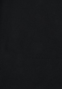 ONLY Tall Stickad tröja - black