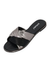 Infradito con design a fascetta incrociata in metallizzato argento e pelle nera, caratterizzati da una suola piatta e una soletta imbottita per il comfort.