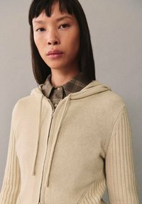 Mango Cardigan - off-white