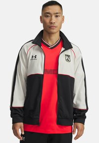 Unselected, summit white