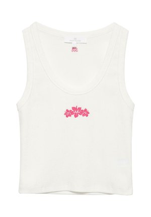 Fehér bordázott trikó, kerek nyakkivágással, és a mellkas közepén kis rózsaszín hímzett hibiszkuszvirágokkal.