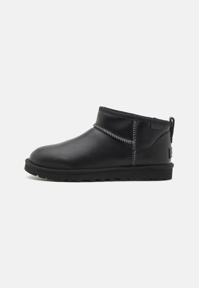 CLASSIC ULTRA MINI - Bottines - black