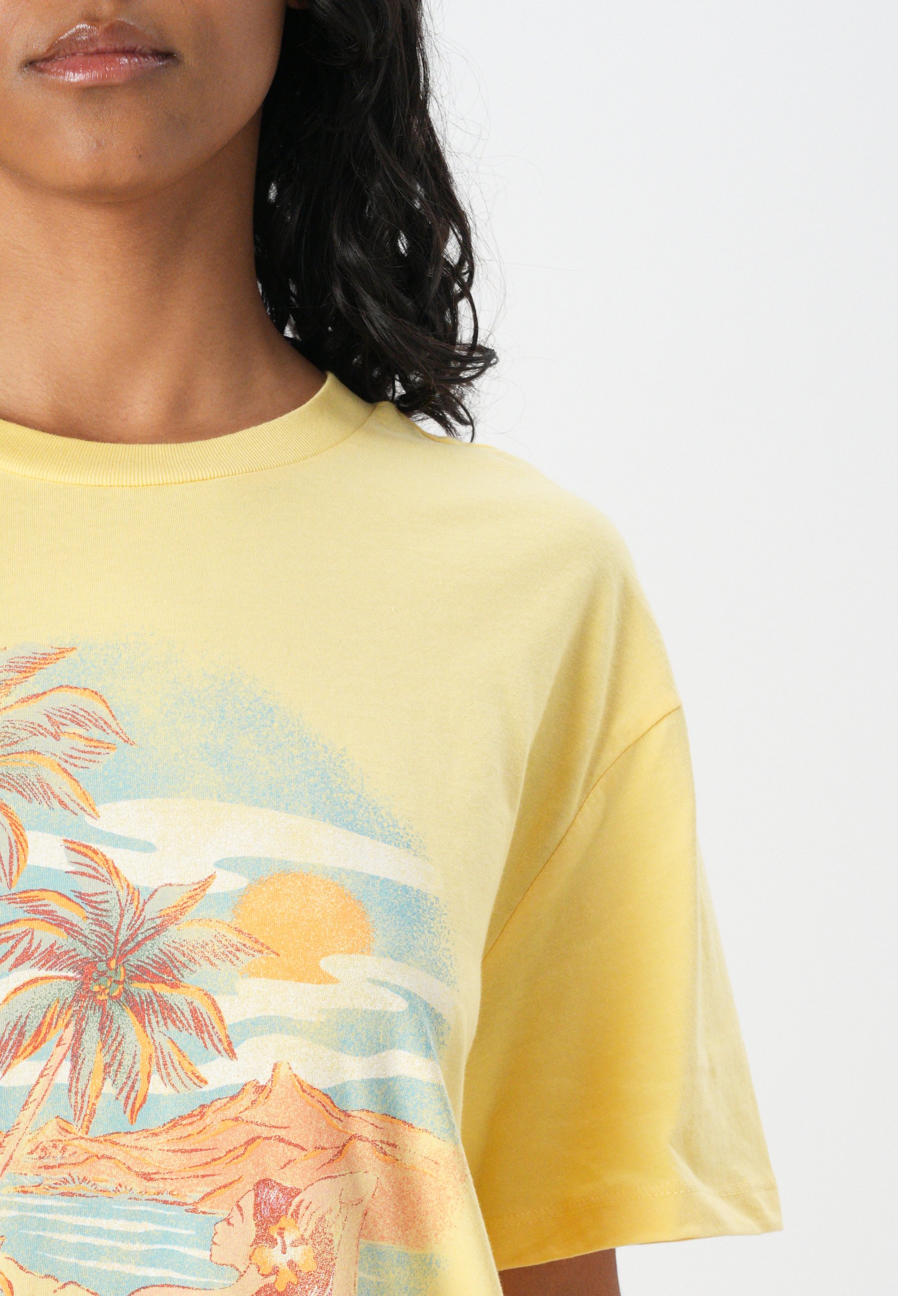 TROUBLE IN PARADISE Women's Crew Neck Print T-shirt Fresh