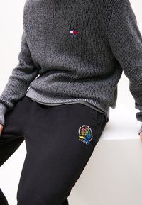 Thumbnail Image 6