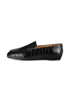 Schwarze Slipper aus strukturiertem Leder mit einem Krokodil-Muster, runde Zehenform und flacher Sohle, die ein glattes und glänzendes Finish aufweisen.