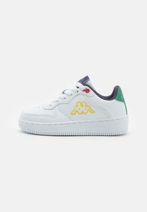 Sneakers - white