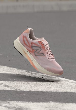 New Balance, FUELCELL FLITE-R, jasnoróżowy