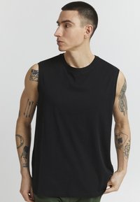 11 Project PRBrigsy - Top - black