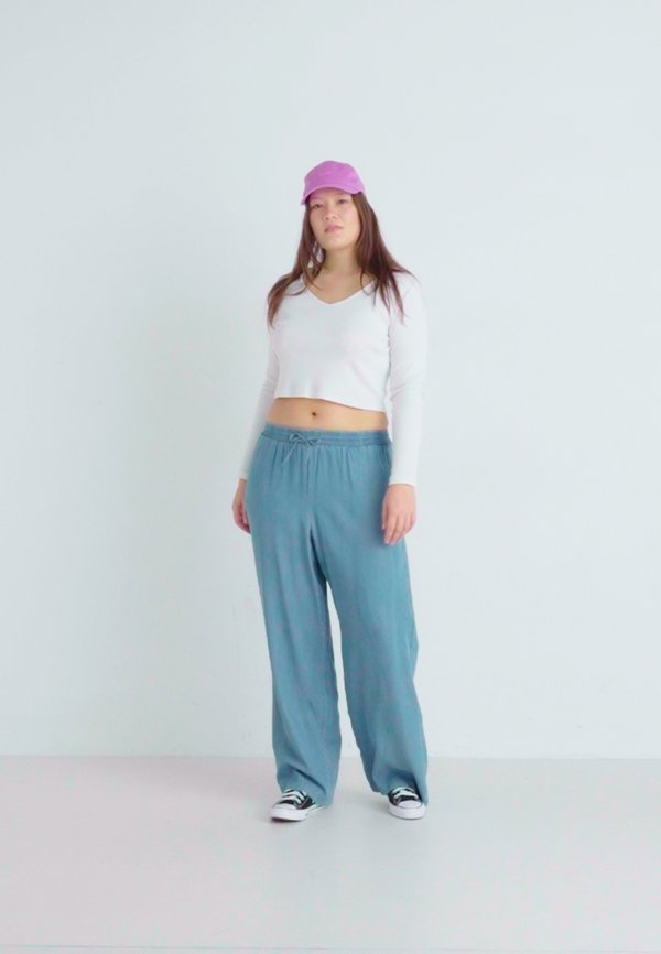 WOMEN HOUSEMARK FLEXFIT  - Cap4