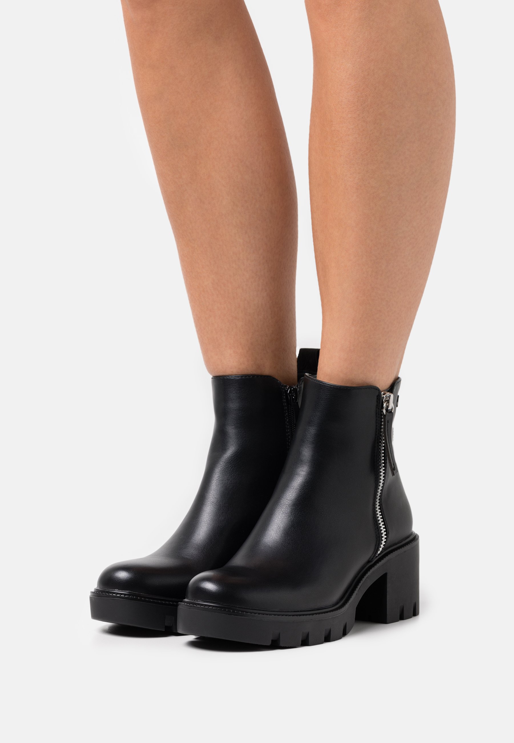 XTI Botines con plataforma - black/negro - Zalando.es