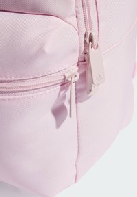 adidas Originals SMALL ADICOLOR CLASSIC - Zaino - clear pink