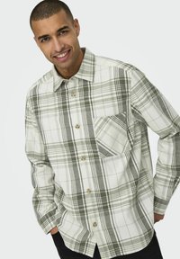 Only & Sons NORMAL GESCHNITTEN KRAGEN - Skjorter - forest fog
