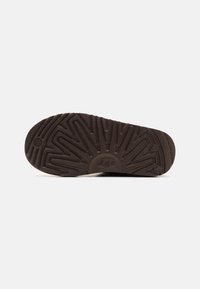 UGG CLASSIC MINI II UNISEX - Klasické členkové čižmy - burnt cedar