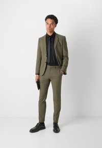 HUGO ARTI HESTEN - Kostiumas - dark beige