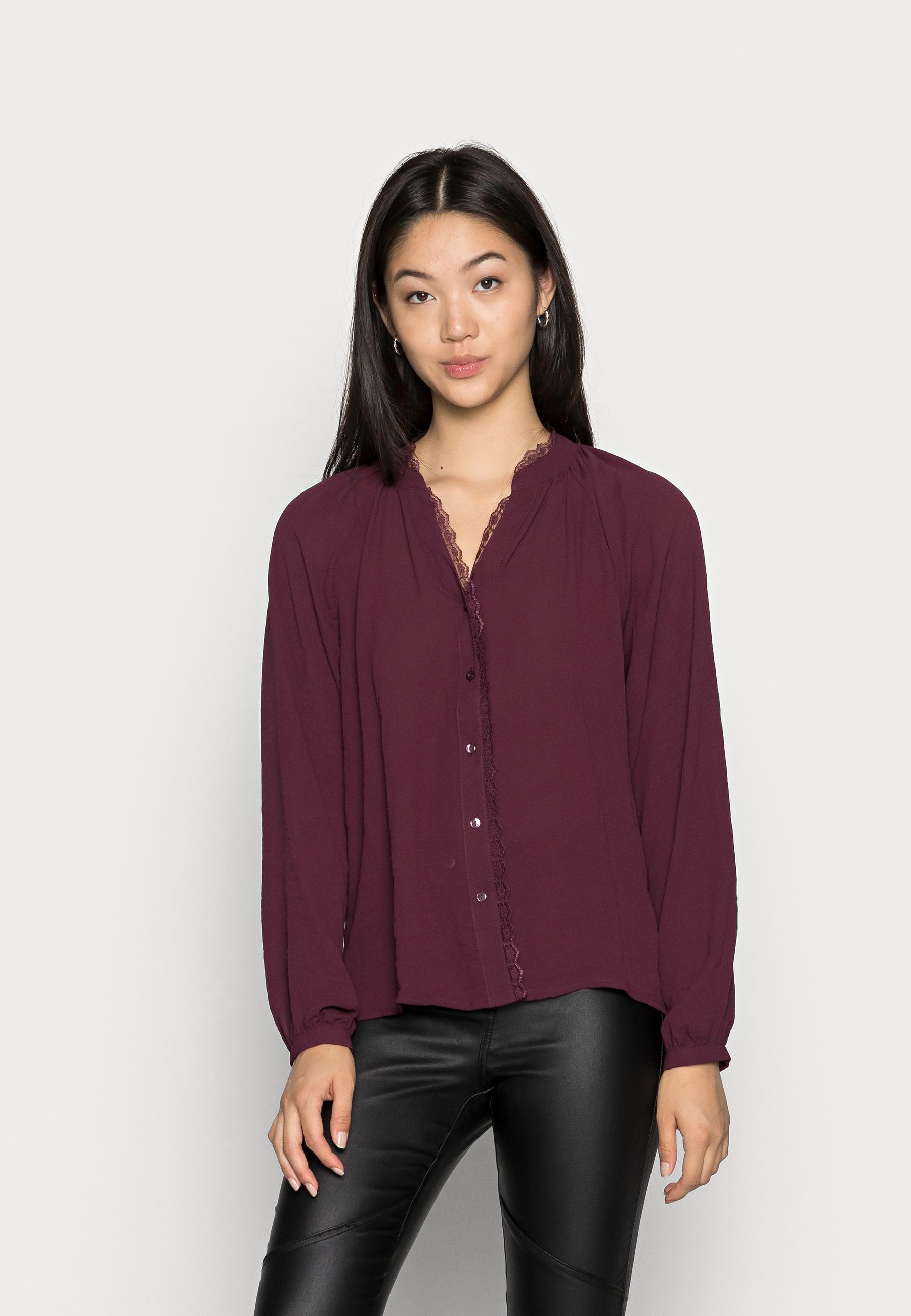 camiseta listrada volcom