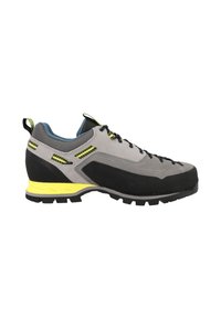 Scarpa da trekking grigia e nera con accenti gialli, realizzata in suede e gomma. Presenta una suola texturizzata e una punta rinforzata per una maggiore durata.