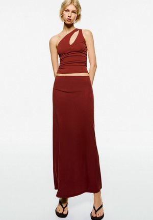 Top - dark red