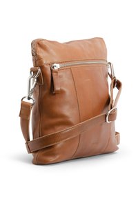 Brun läder crossbody-väska med dragkedjefack, justerbar rem och slät yta. Har stickade detaljer och en elegant design.