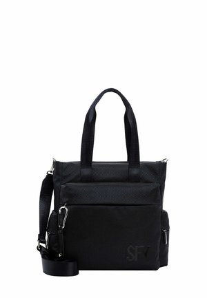 Borsa tote nera con texture, dotata di doppio manico superiore e di una tracolla rimovibile, presenta una tasca con zip sul davanti e un dettaglio del logo.