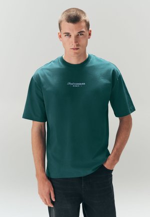 Next, - T-shirt z nadrukiem