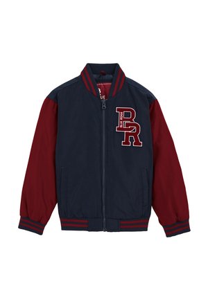 Granatowa i bordowa kurtka w stylu varsity z zamkiem z przodu, paskowanymi mankietami i kołnierzem oraz naszywką "BR Blue Ridge" na klatce piersiowej.