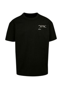 Juodas medvilnės marškinėliai trumpomis rankovėmis su sidabriniu "2PAC" logotipu kairėje krūtinės pusėje. Paprastas, nepuoštas dizainas.